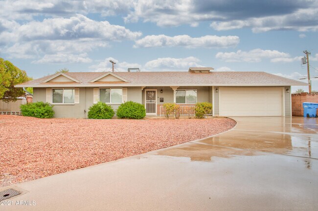 3417 W Marlette Ave