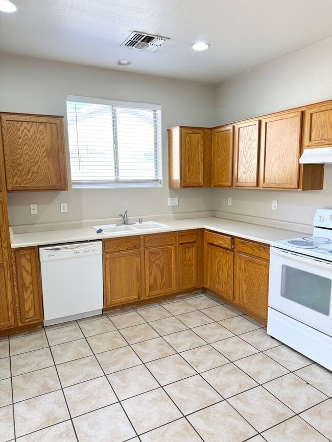 Photo - 4 Bedroom/3 Bath Single Level Home in Litchfield Park