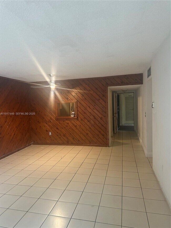 Photo - 11905 NE 2nd Ave Unidad C103