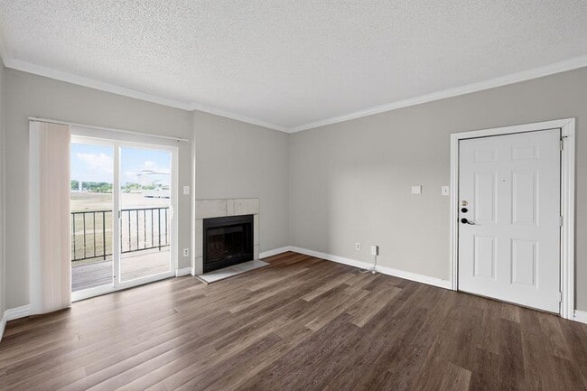 Photo - 12166 Metric Blvd Unidad 2010