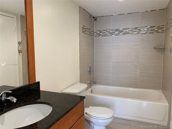 Photo - 13499 Biscayne Blvd Unidad 710