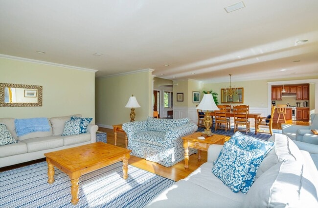 Photo - 6 Wooded Oak Ln