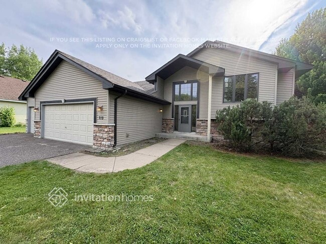 Photo - 713 3rd St SW