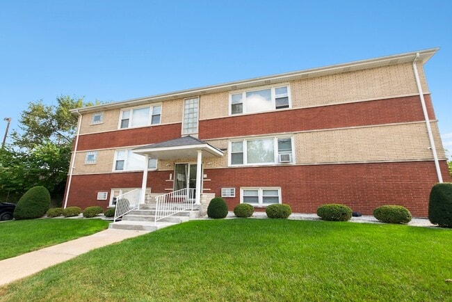 Building Photo - 7121 W 110th St Unit 2W