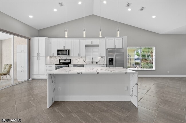 Photo - 2138 E Crown Pointe Blvd