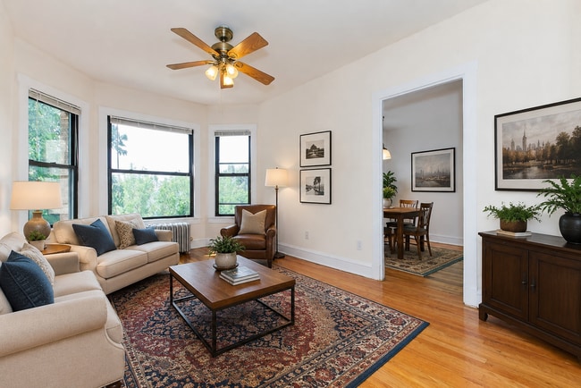Building Photo - 2651 N Spaulding Ave Unit 3W