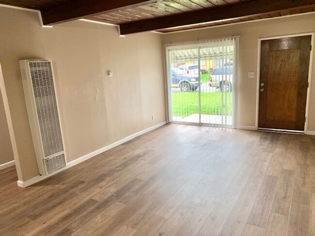 Building Photo - 4409 Jenkins Way