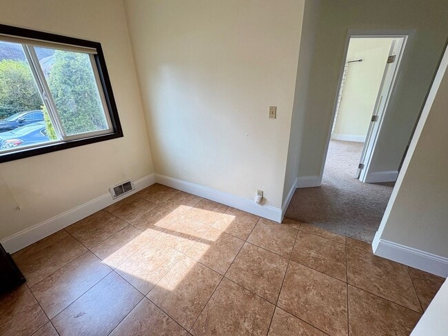 Photo - BURGAN DENSMORE Unidad 4901