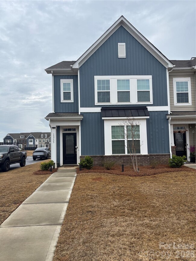 Photo - 15733 Country House St