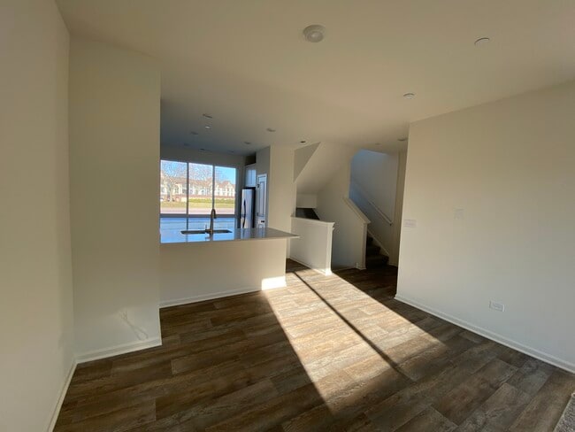 Photo - 1288 Quadrant Ln