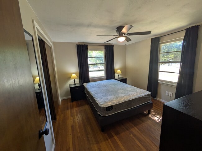 Photo - 3307 N Brooks Ln