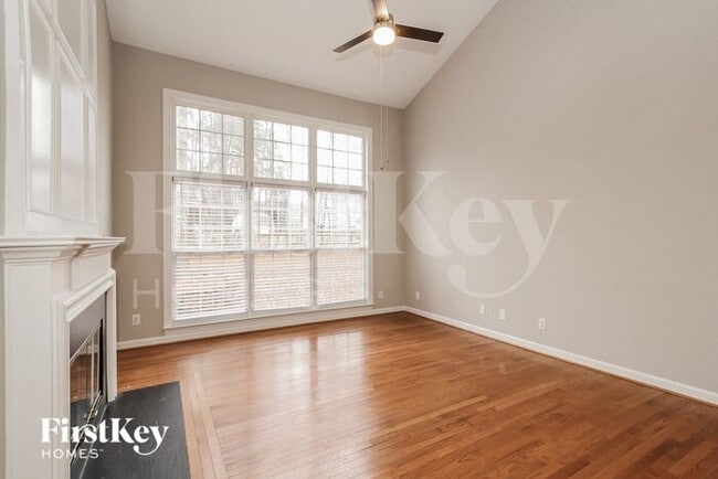 Photo - 15722 Glencastle St