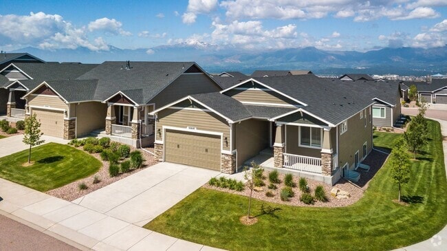 Building Photo - Ranch home on a corner lot with lawn care ...