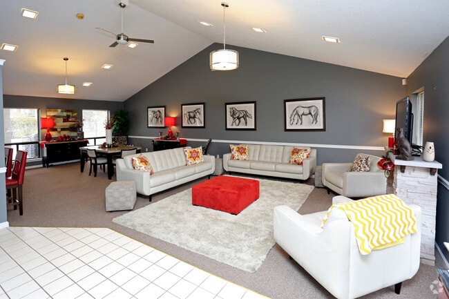 Photo - Hillview Woods Apartments