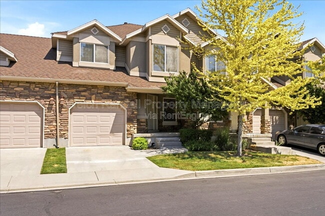 Photo - 672 E Clearwater Dr N