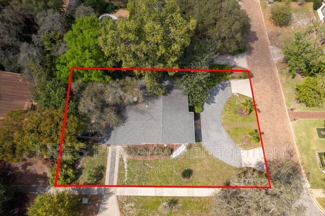 Photo - 1690 Dale Ave