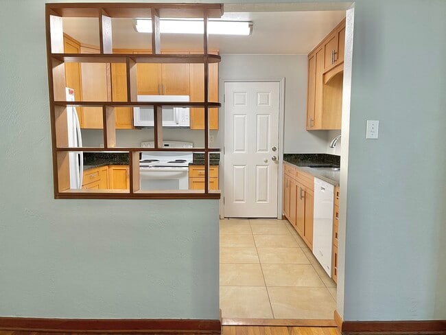 Photo - 2601 Ives Ave