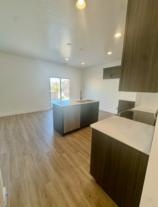 Photo - 5719 S Weehawken Ln