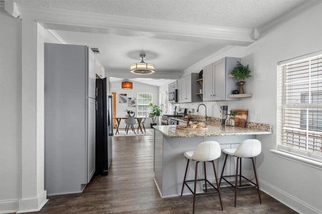 Photo - 1125 Christie Dr