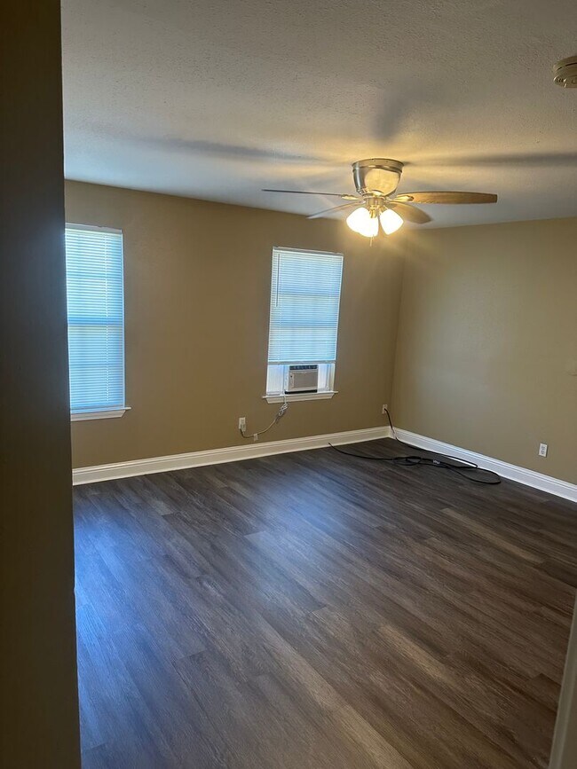 Photo - 3 Bedroom 2.5 Bath Townhouse