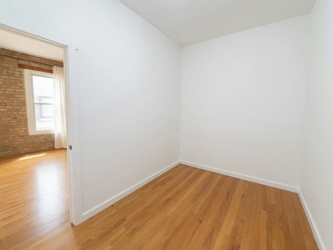 Photo - 1228 N Cleaver St Unit 2M