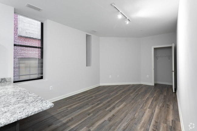 405 W Redwood Apartments