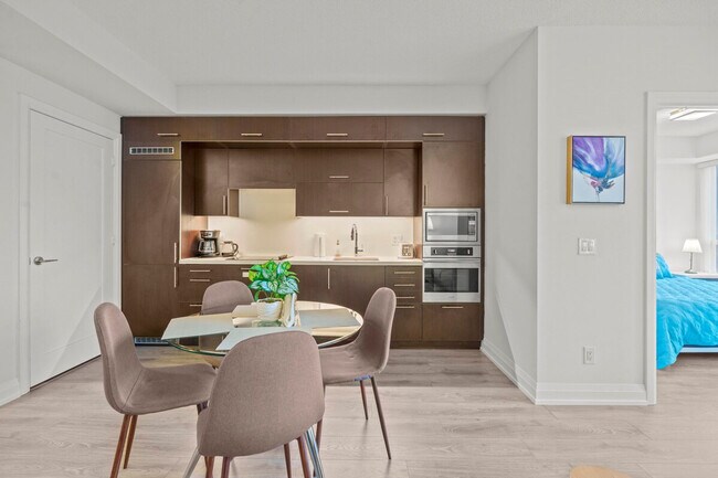 Photo - 33 Sheppard Ave E Unité SI ID1511361P