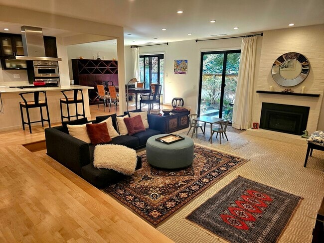 Building Photo - 1935 Everidge Ct