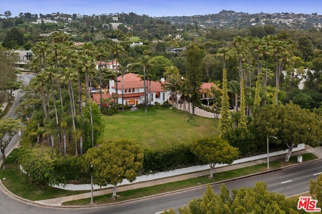 9451 Sunset Blvd