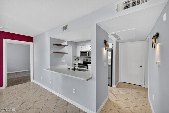 Photo - 1150 N Buffalo Dr Unit 1067