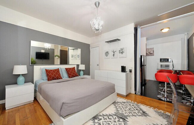 Building Photo - 400 E 62nd St