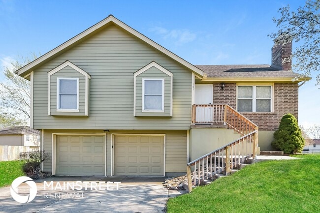 Photo - 505 NW Willow Dr House