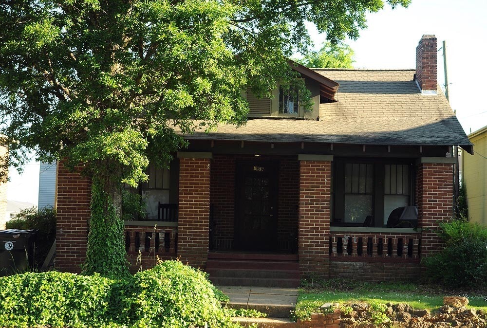 1309 &amp; 1309 1/2 Riverside Drive - 1309 &amp; 1309 1/2 Riverside Drive Apartment Unit 1309 Riverside Drive