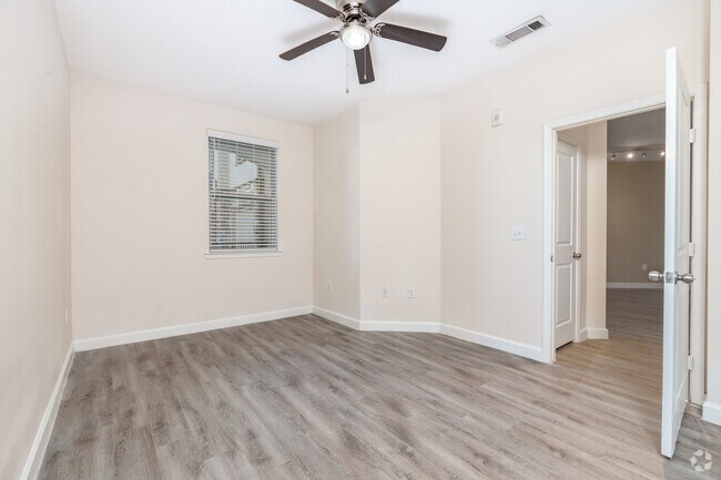1BR, 1BA - 770SF - Bedroom