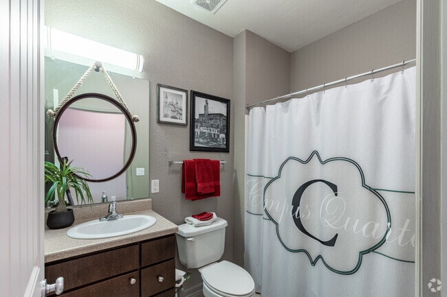 2BR, 2BA - 943 SF - Campus Quarters