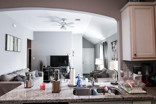Photo - 2514 Lee St