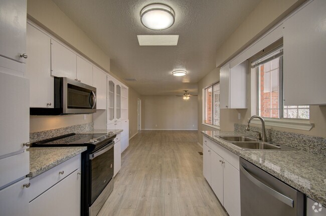Building Photo - Beautifully Remodeled NE Heights/Uptown Ar... Rental