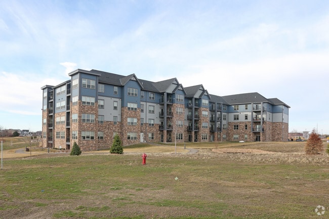 Foto principal - Orchard Path (Senior 55+)