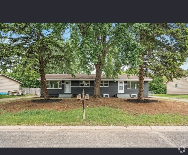 Building Photo - 825 Elm Creek Cir Rental