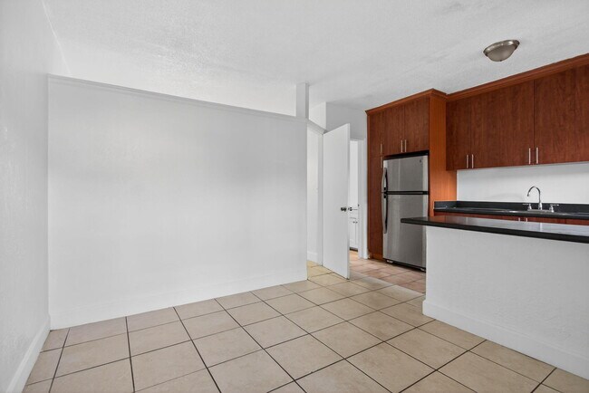 Photo - 4071 N Dixie Hwy Unit 5