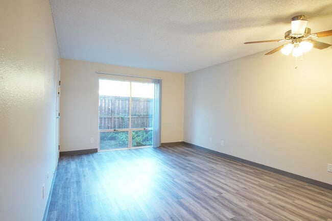 Photo - Cozy 1-Bedroom Near OHSU Ready Mid-April! Unit 110