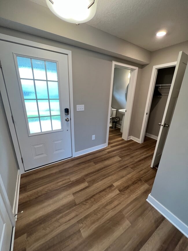 Photo - 500 Locke Pointe Dr NE