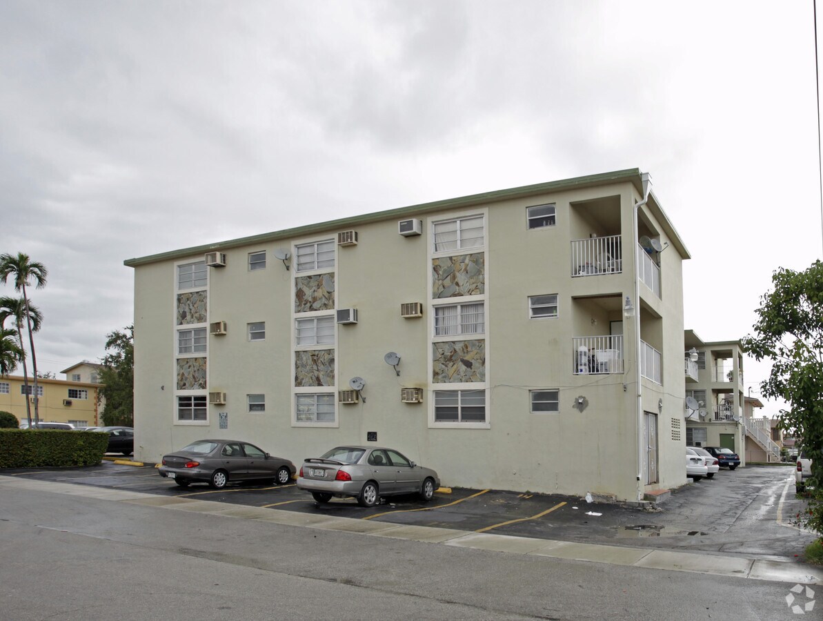 6080 W Flagler Street - 6080 W Flagler St