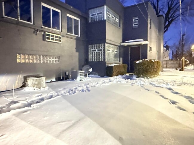 Photo - 672 Sheridan Ave Unit A