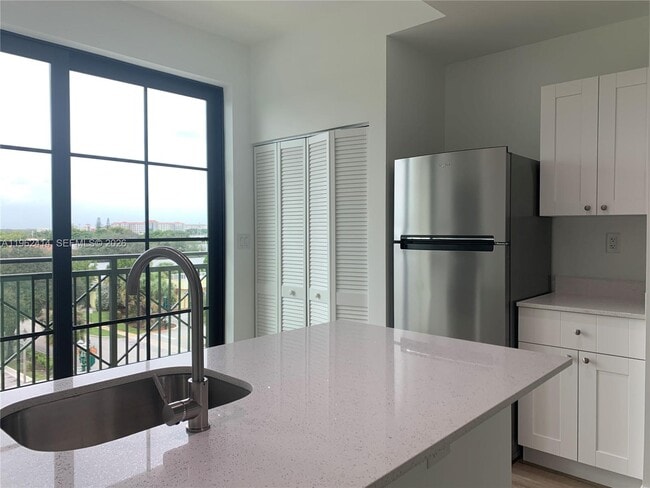 Photo - 4100 Davie Rd Unidad 402