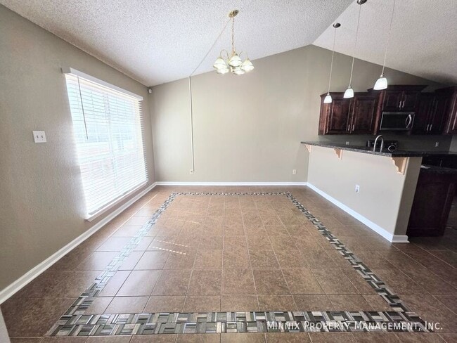 Photo - 1325 E Cowden Ave