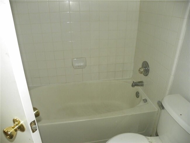 Photo - 2221 Creekside Ln
