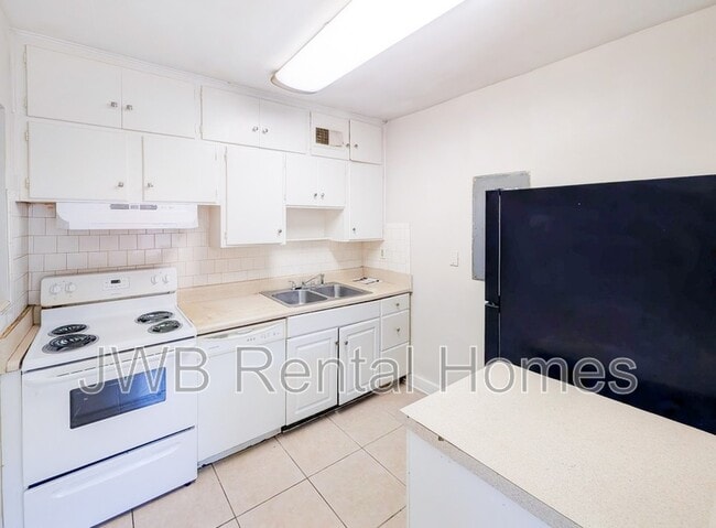 Photo - 3232 Dellwood Ave