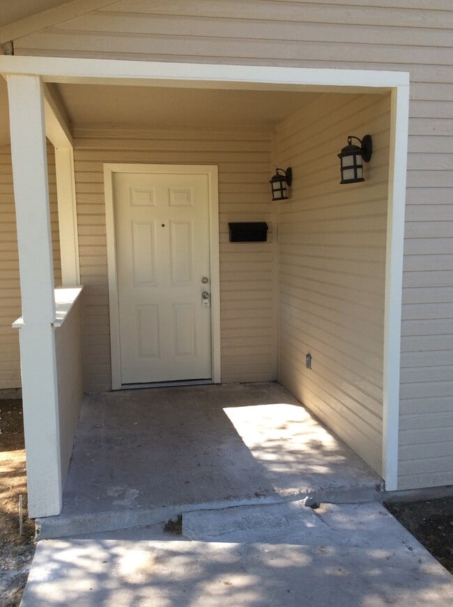Photo - GREAT COLLEGE PROPERTY--PRE-LEASING FOR AUGUST! Completely Updated! 3 bedroom/2 bath Close to TTU...