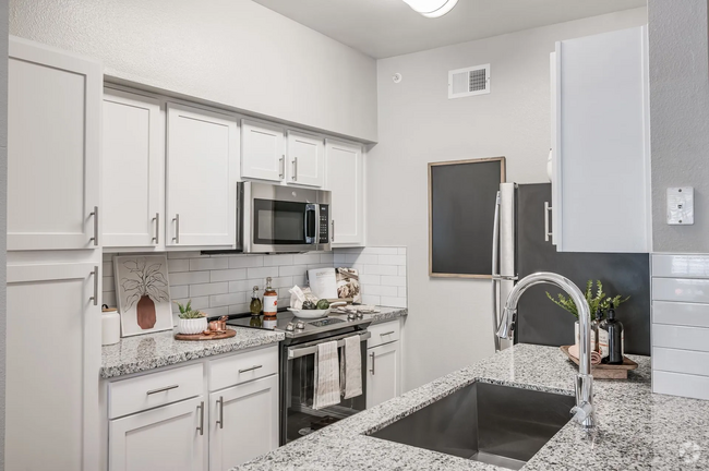 Building Photo - Lease Today, Save Tomorrow – $250 Off Move-In Unit RK2 Rental